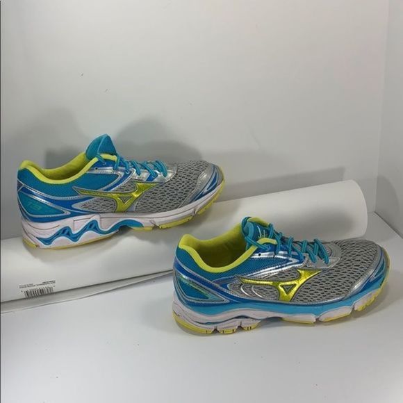 Mizuno women size 10.5 “SEXY”running shoe - Picture 14 of 16